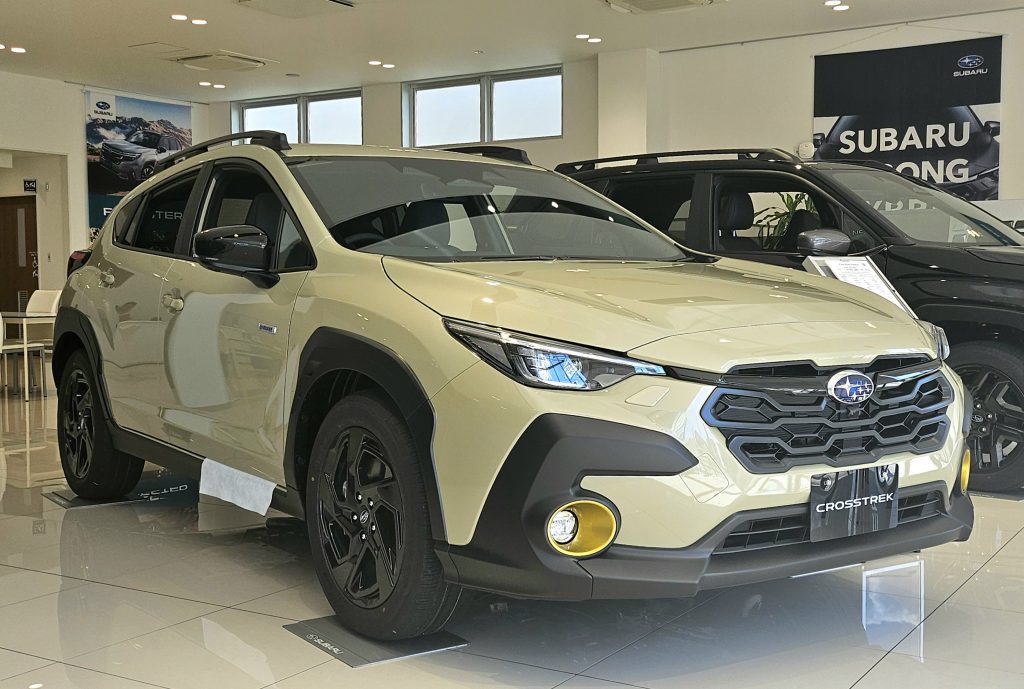 Aero Subaru GOLD希少カラー 新型フォレスターSPORTブラック