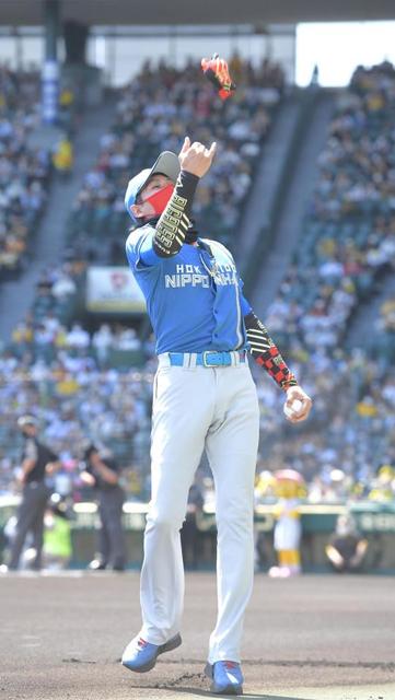 日本ハム・新庄Bボスが粋なファンサービス メンバー交換後、リスト