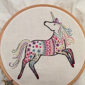 ユニコーン刺繍キット：初心者向け7インチ/18cm DIYステッチクラフト