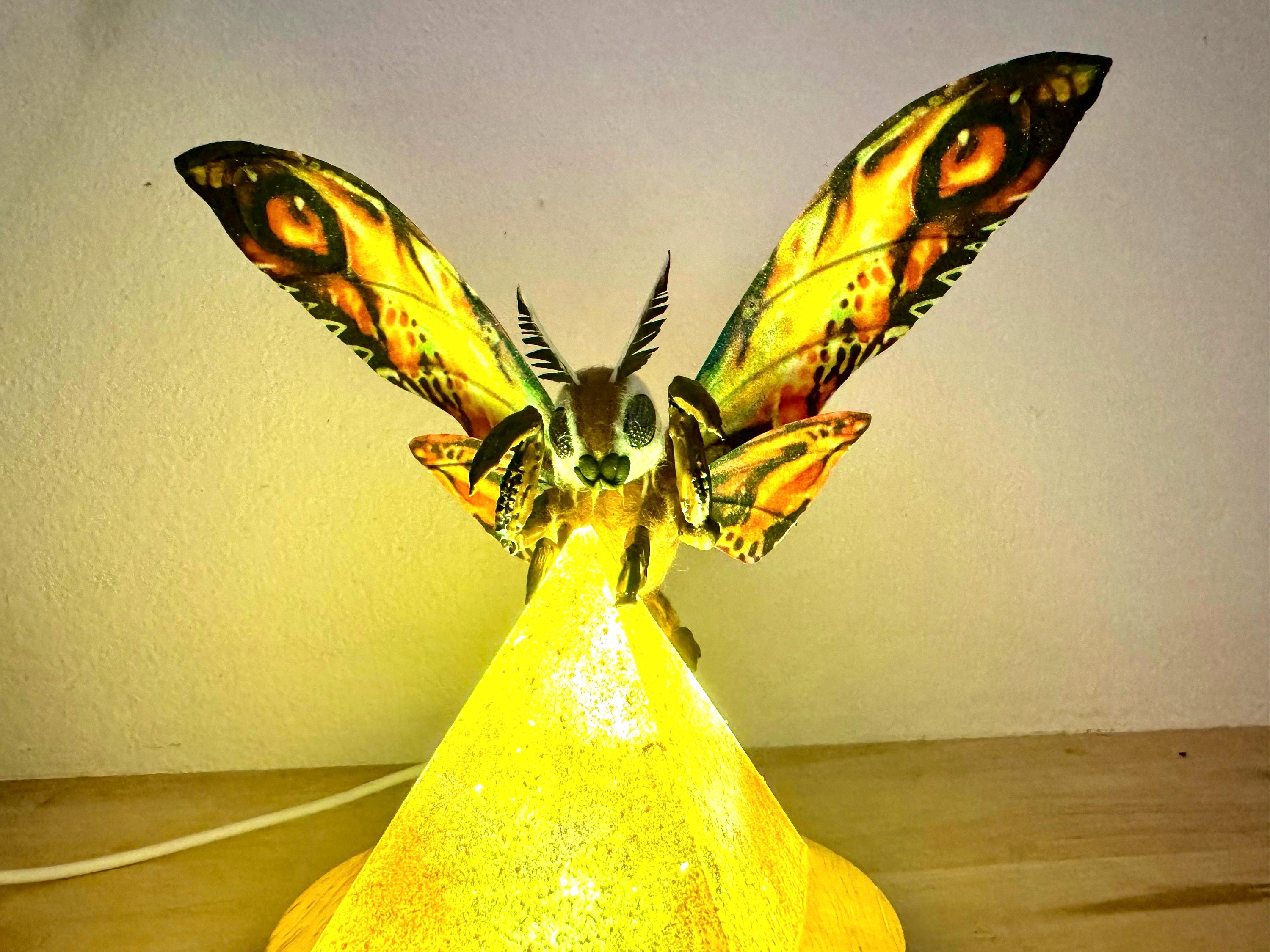 モスラ召喚ピラミッドランプ：ゴジラ×コング モンスターバース LED