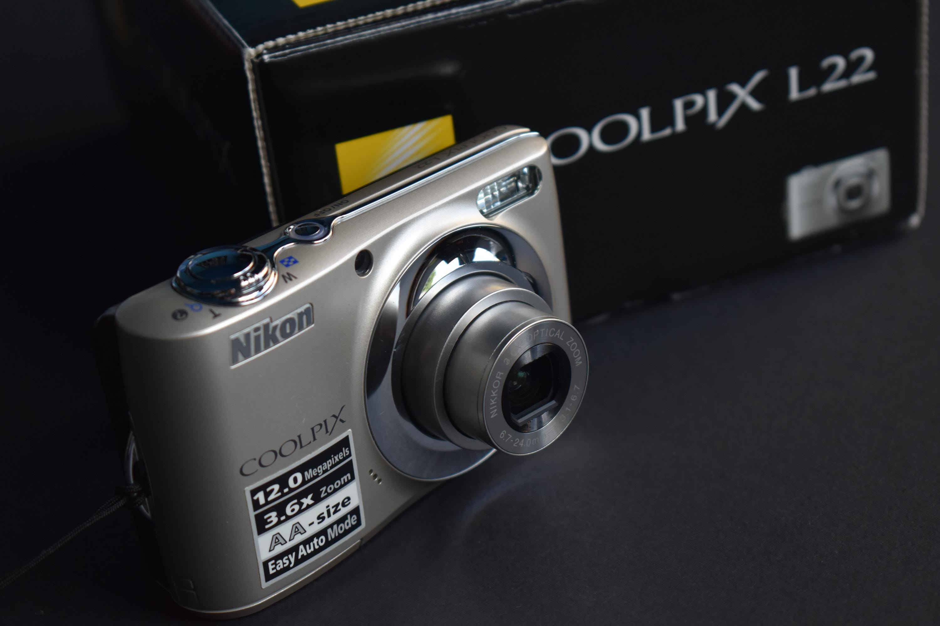 Nikon COOLPIX L22 - 12.0MP 3.6x Zoom Camera Compact Camera | BOX