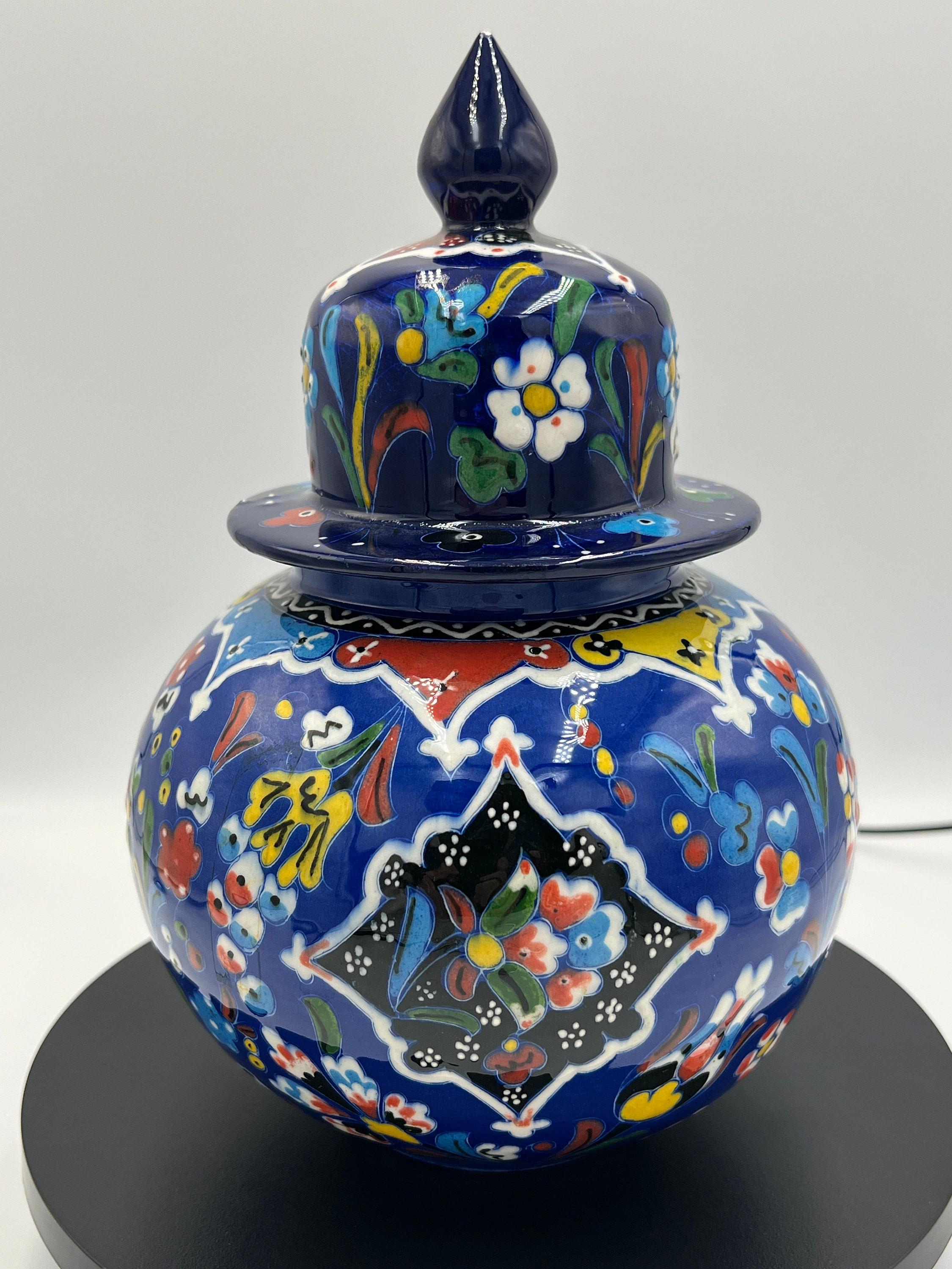 手描きの陶器瓶：鮮やかな色彩、9インチの蓋付きポット - Etsy 日本