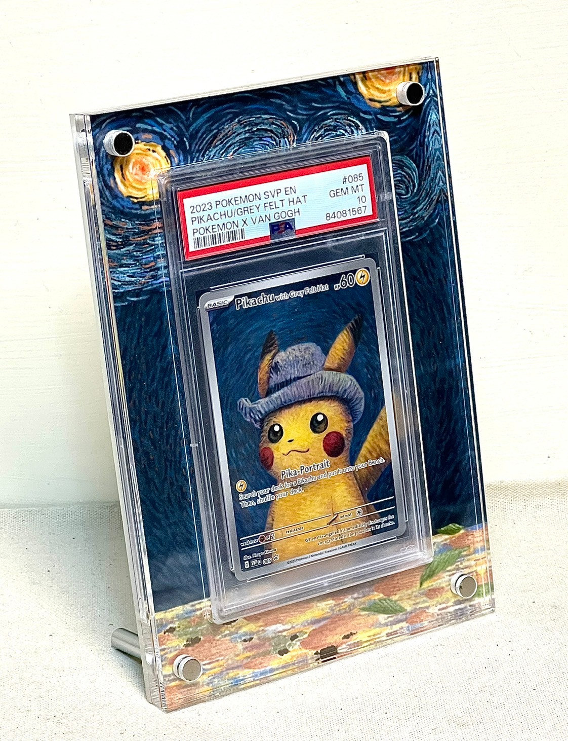 グレーのフェルト帽をかぶったピカチュウ ヴァン・ゴッホ製カスタム