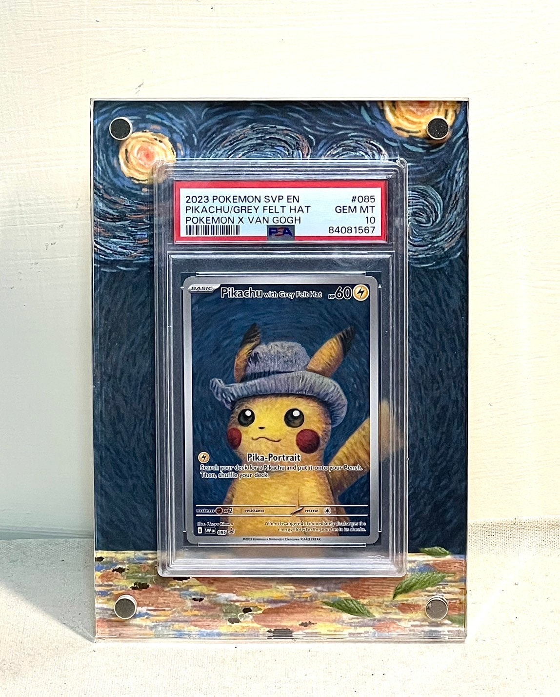 グレーのフェルト帽をかぶったピカチュウ ヴァン・ゴッホ製カスタム