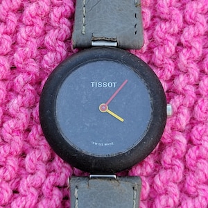 Vintage Tissot Rock R150 Quartz Midsize Unisex Rare Swiss Made