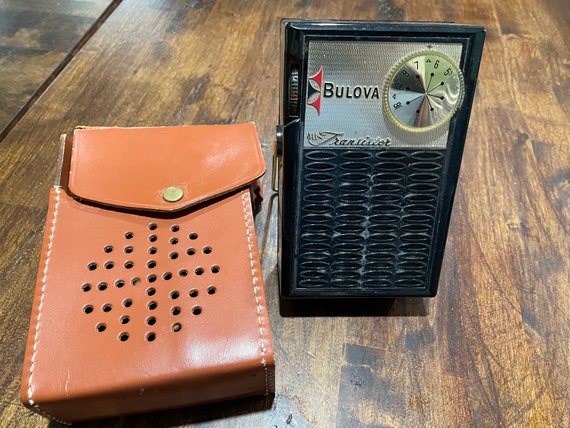 1959 Bulova Valiant Model 680 Transistor Radio, AM Band Only, 4