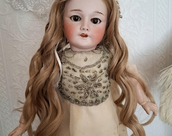 フランスで購入】アンティークSFBJ フランス人形、目の周り汚れ綺麗に