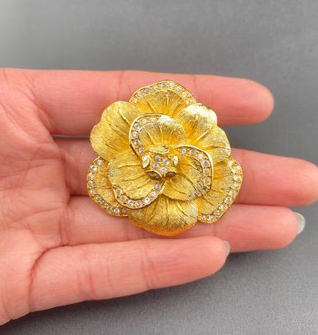 ヴィンテージ クリスチャン ディオール カメリア フラワー ブローチ