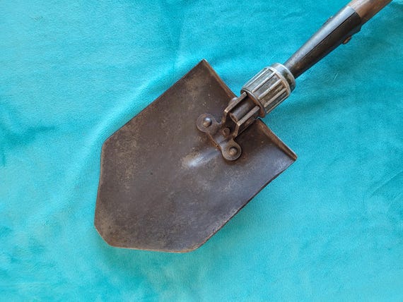 WW2 1945 Folding Military Trench Shovel US Wood (has Been Modified