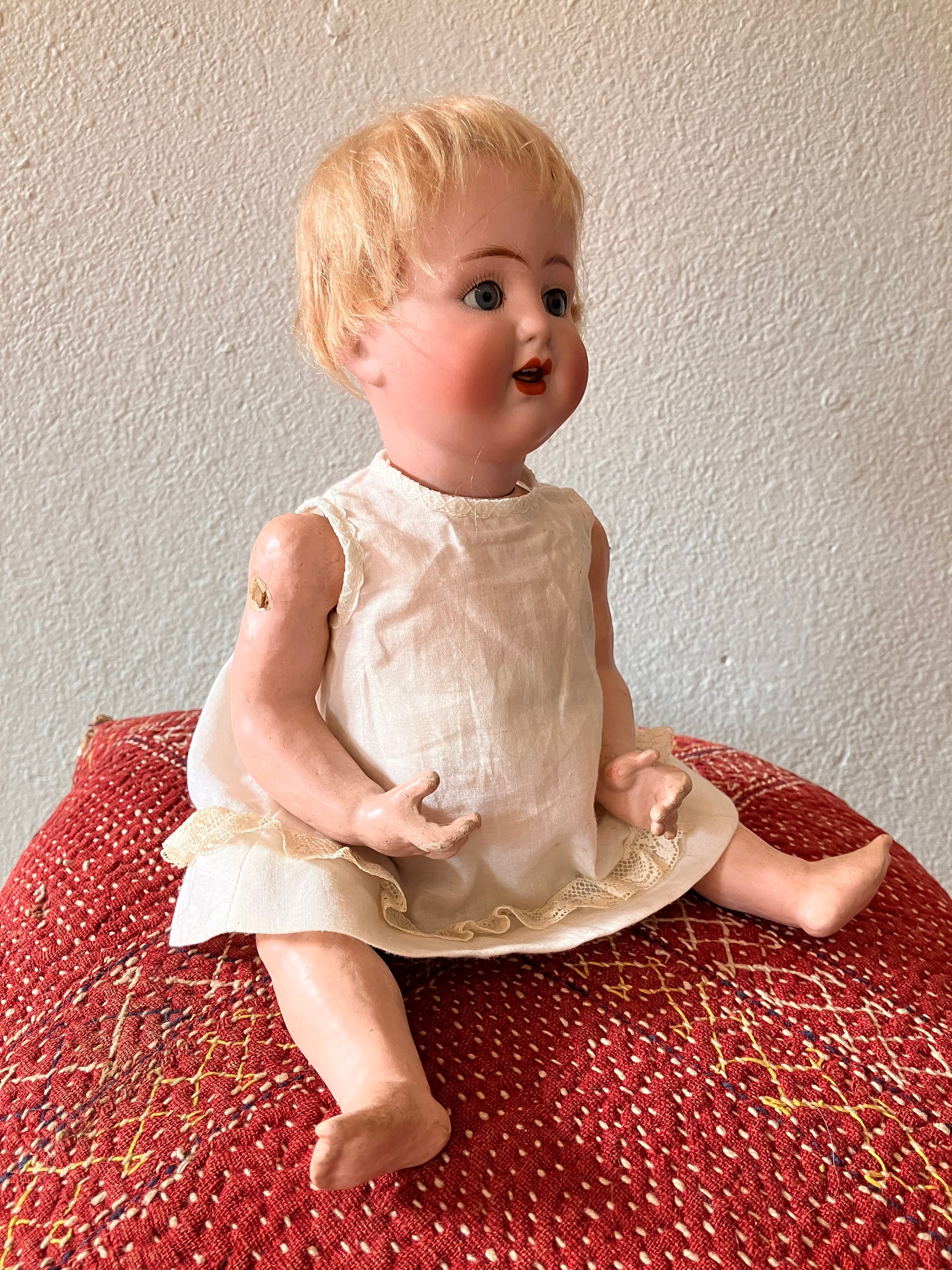 アンティーク ABG 1361 ドイツ製ビスクドール：青い目、開いた口