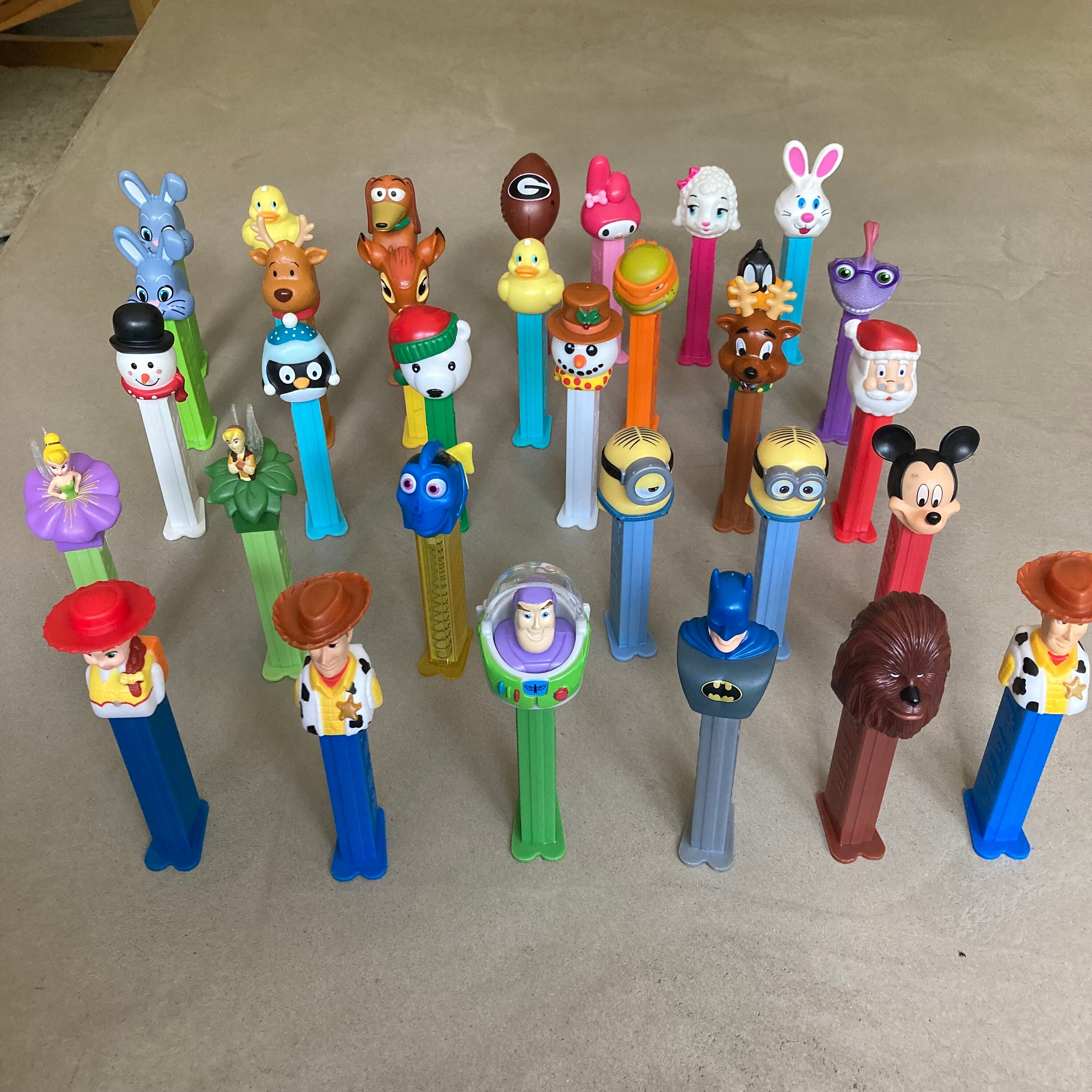 ヴィンテージ PEZ ディスペンサー：アソートキャラクターコレクション