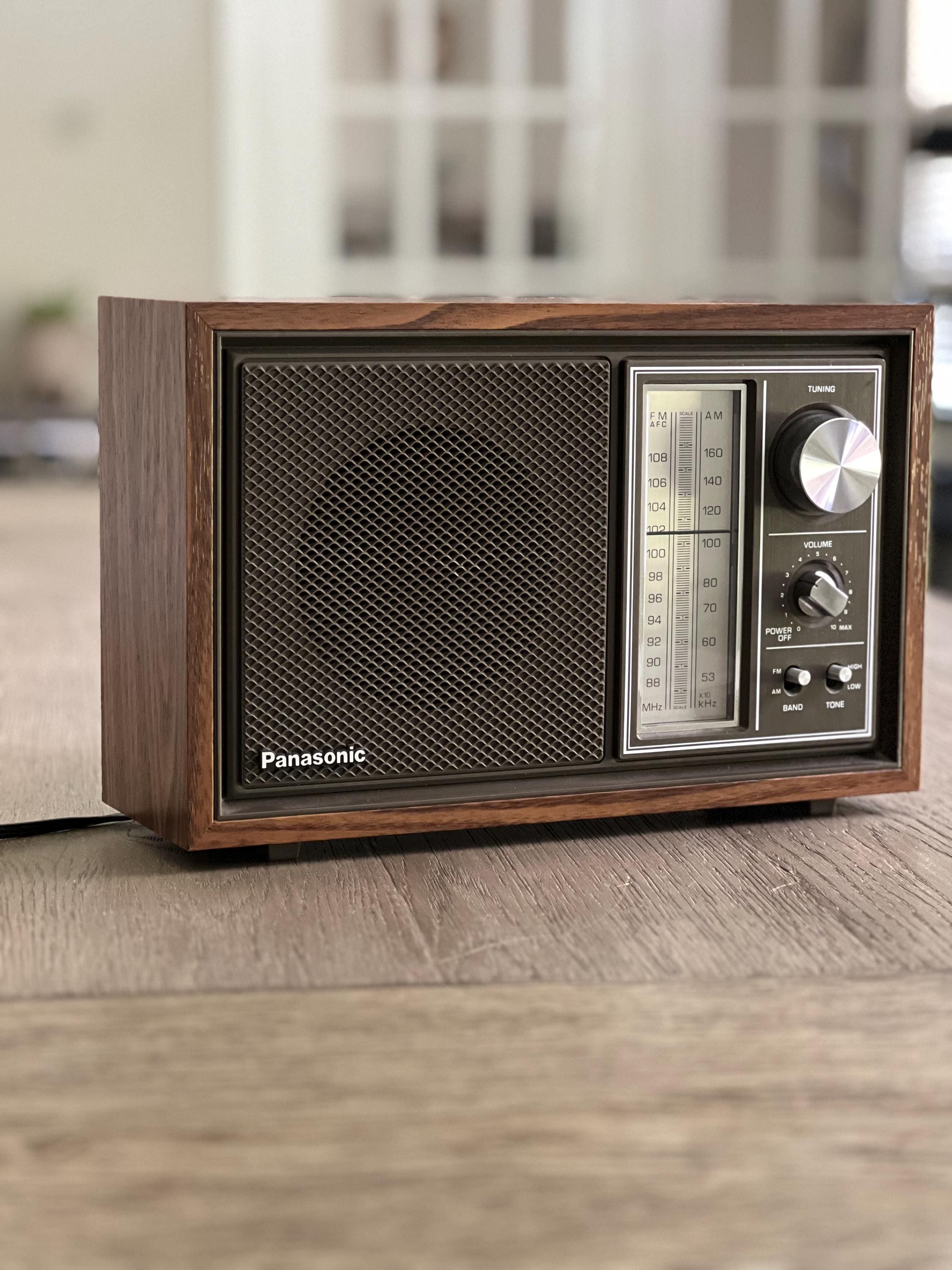 Vintage Panasonic Radio AM FM Model RE-6289 Made in Japan Wood