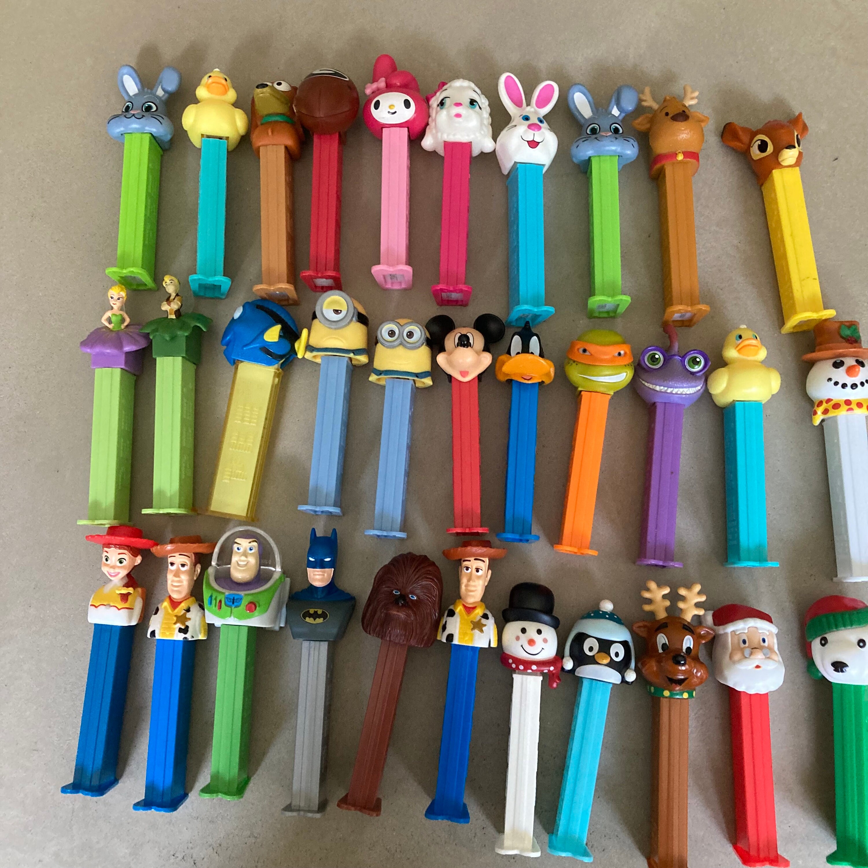 ヴィンテージ PEZ ディスペンサー：アソートキャラクターコレクション