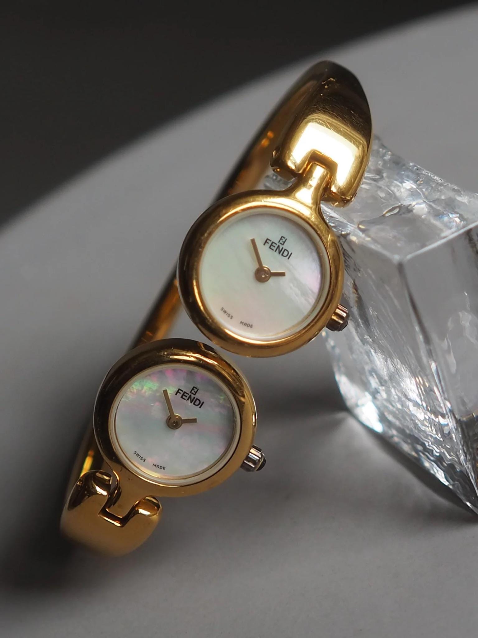 FENDI Double Face Watch Quartz Gold Shell Color Vintage Authentic