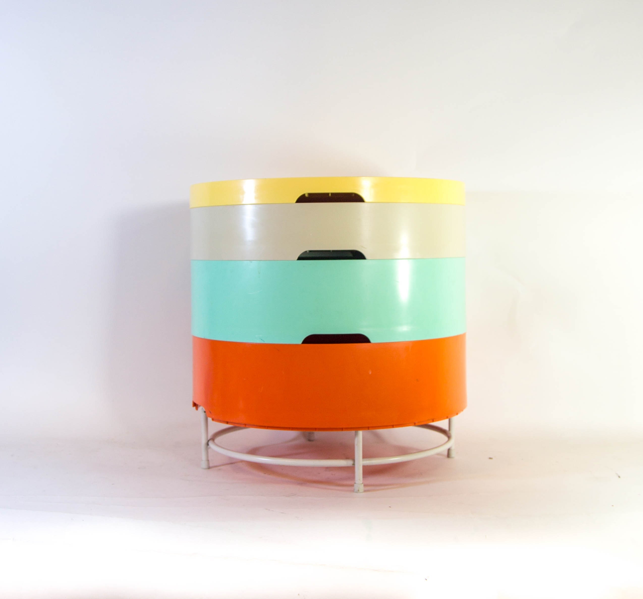 カラフルなサイドテーブル | IKEAデザインクラシック | PS 2014 | 収納