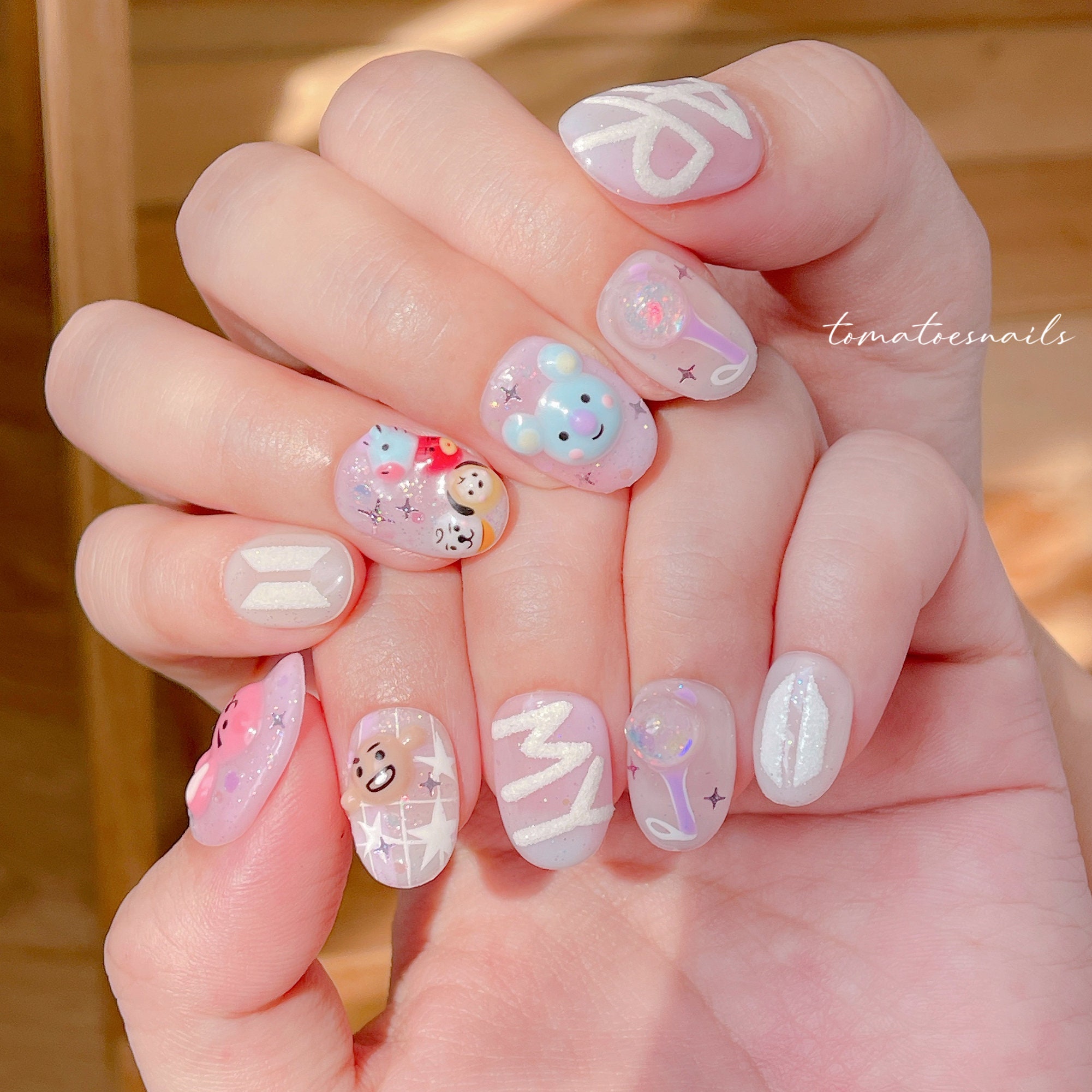 BT21マジックショップのプレスオンネイル、BTSのかわいいKポップネイル