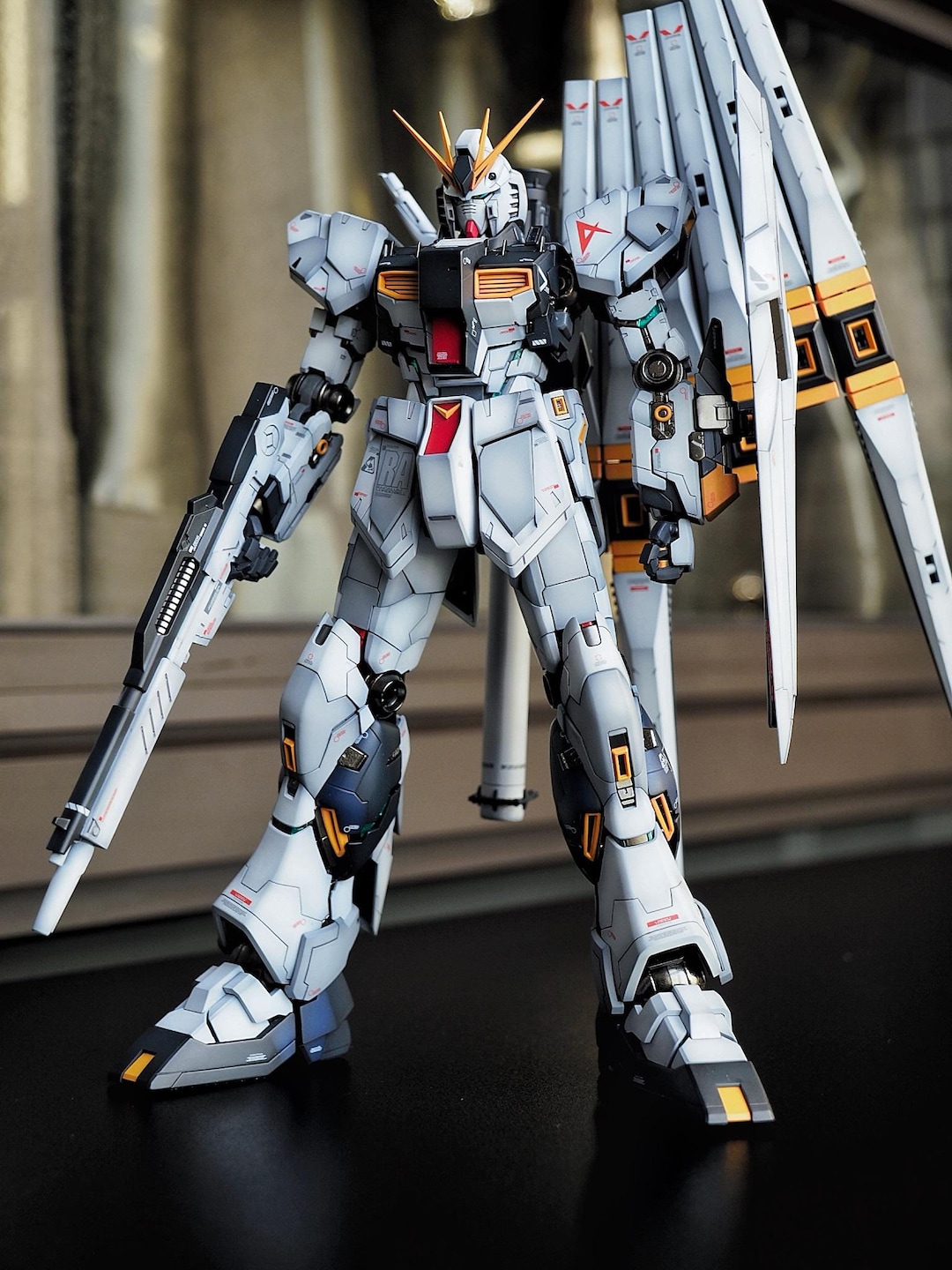 バンダイ MG 1/100 「νガンダム Ver.Ka」 塗装済み - Etsy 日本