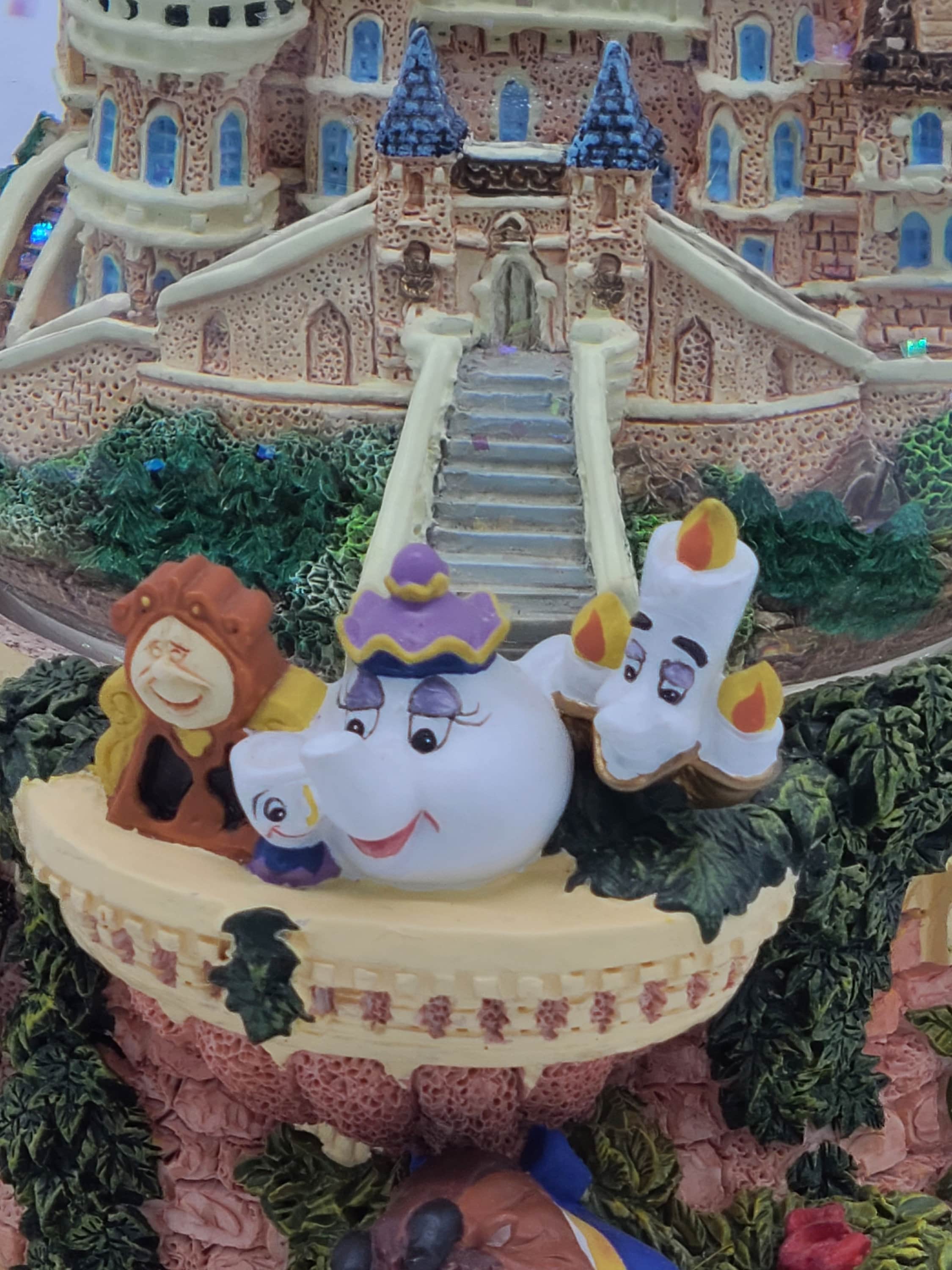 ヴィンテージの非常に珍しい 1991 年ディズニーの美女と野獣、城の