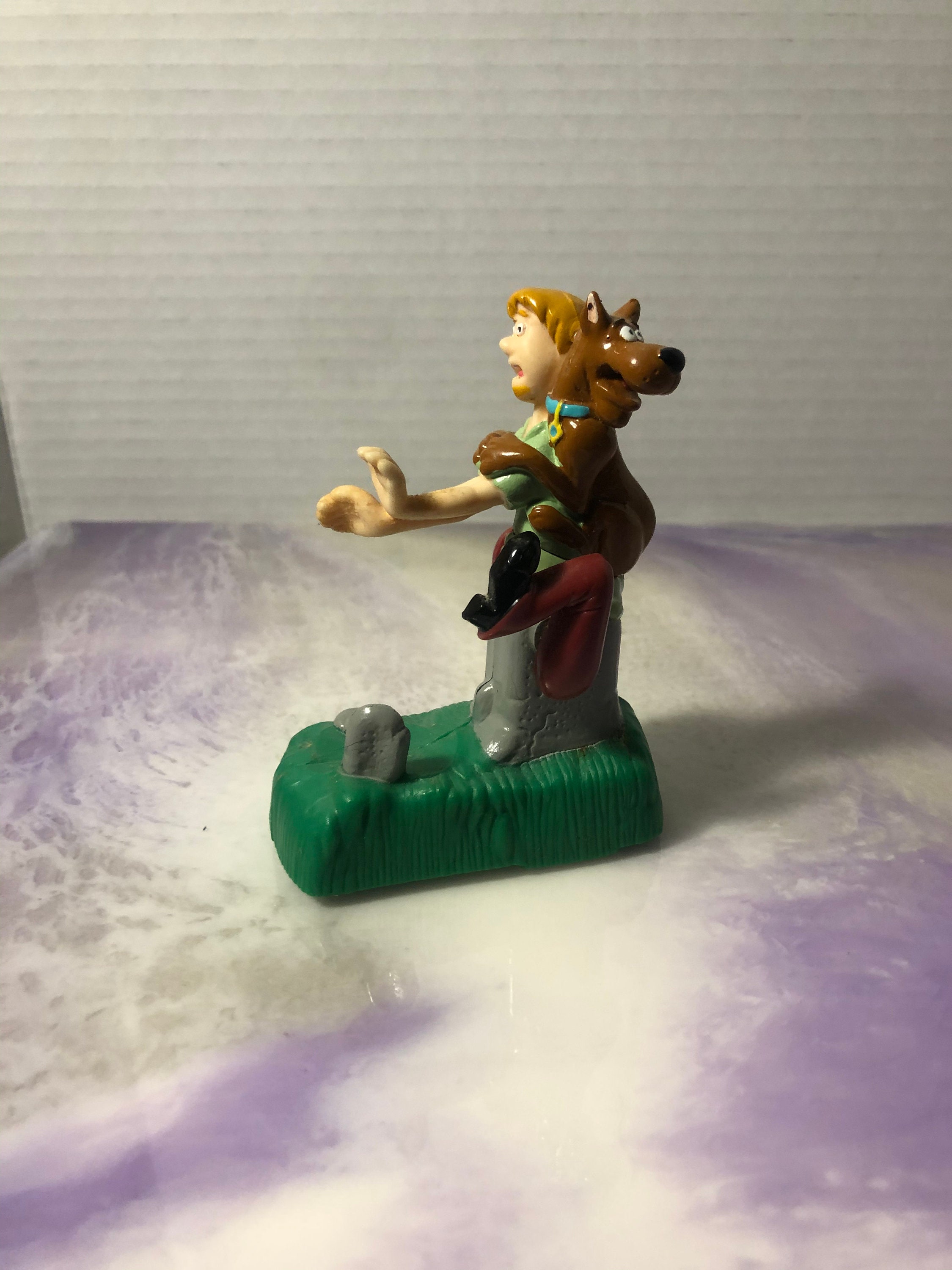 Vintage 1996 Scooby Doo Happy Meal Toy Shaggy and Scooby Pull