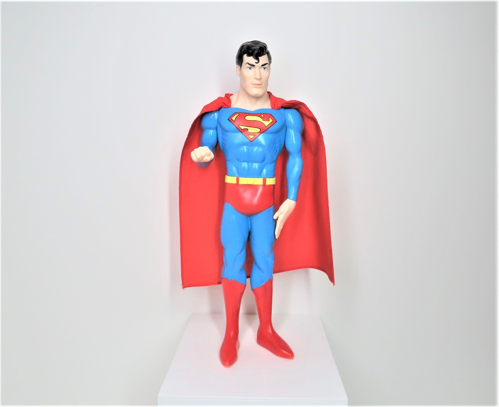 1988 年製ヴィンテージ DC コミックス スーパーマン フィギュア。高さ