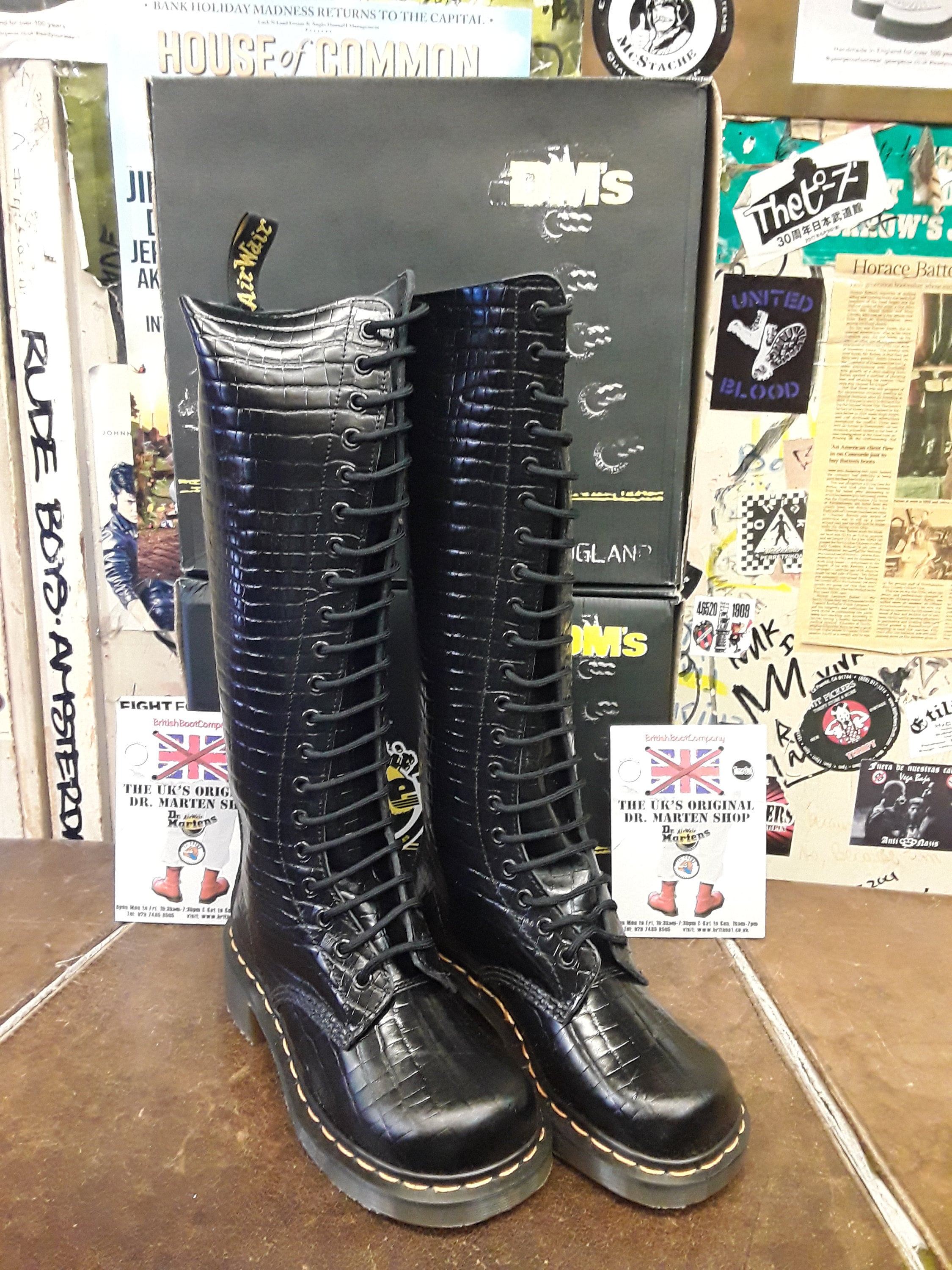 Dr Martens 9730 Black Croc Print 20 Hole Size 4 - Etsy