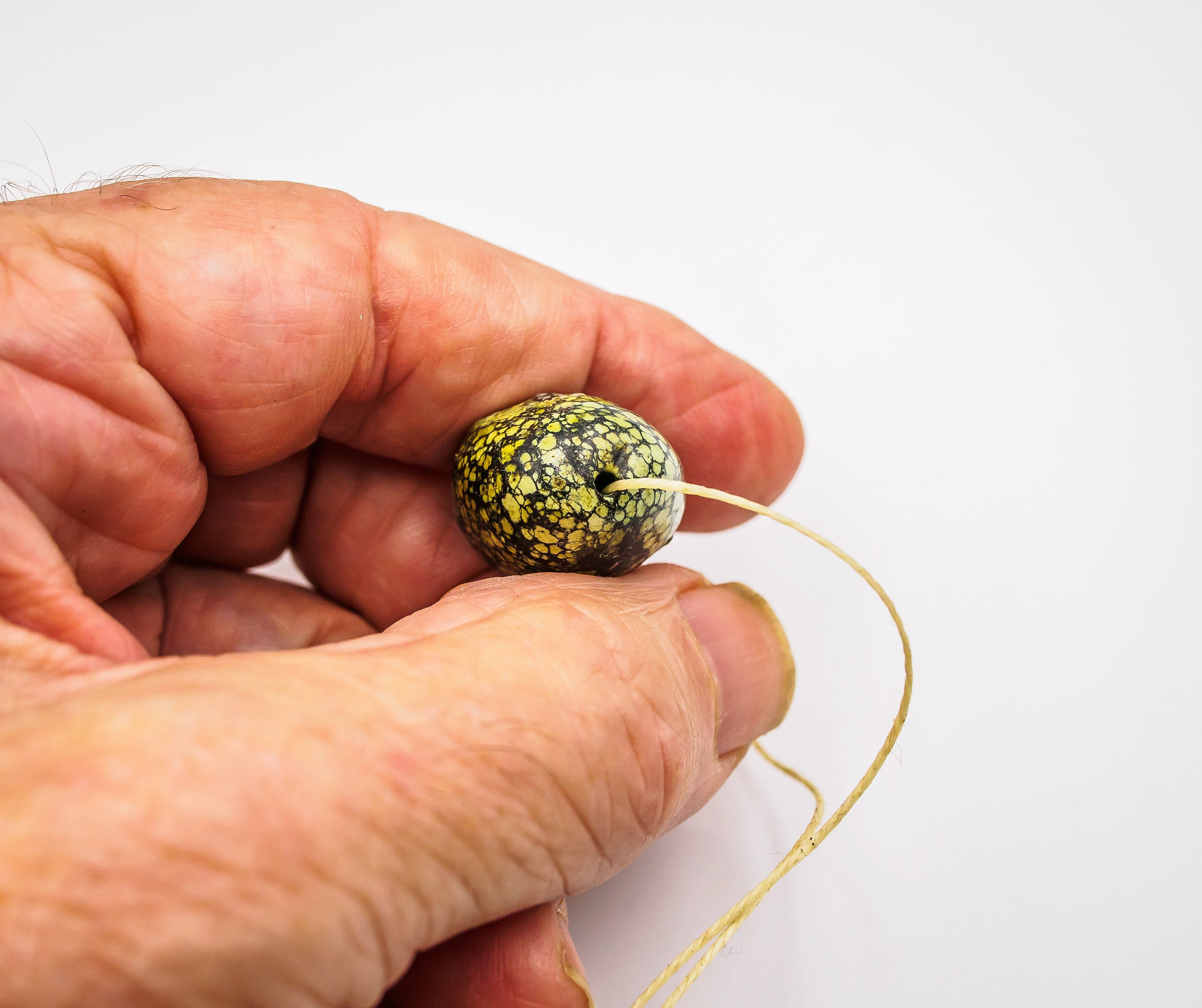 アンティークチベットターコイズビーズ：希少な熟成石（28 mm） - Etsy