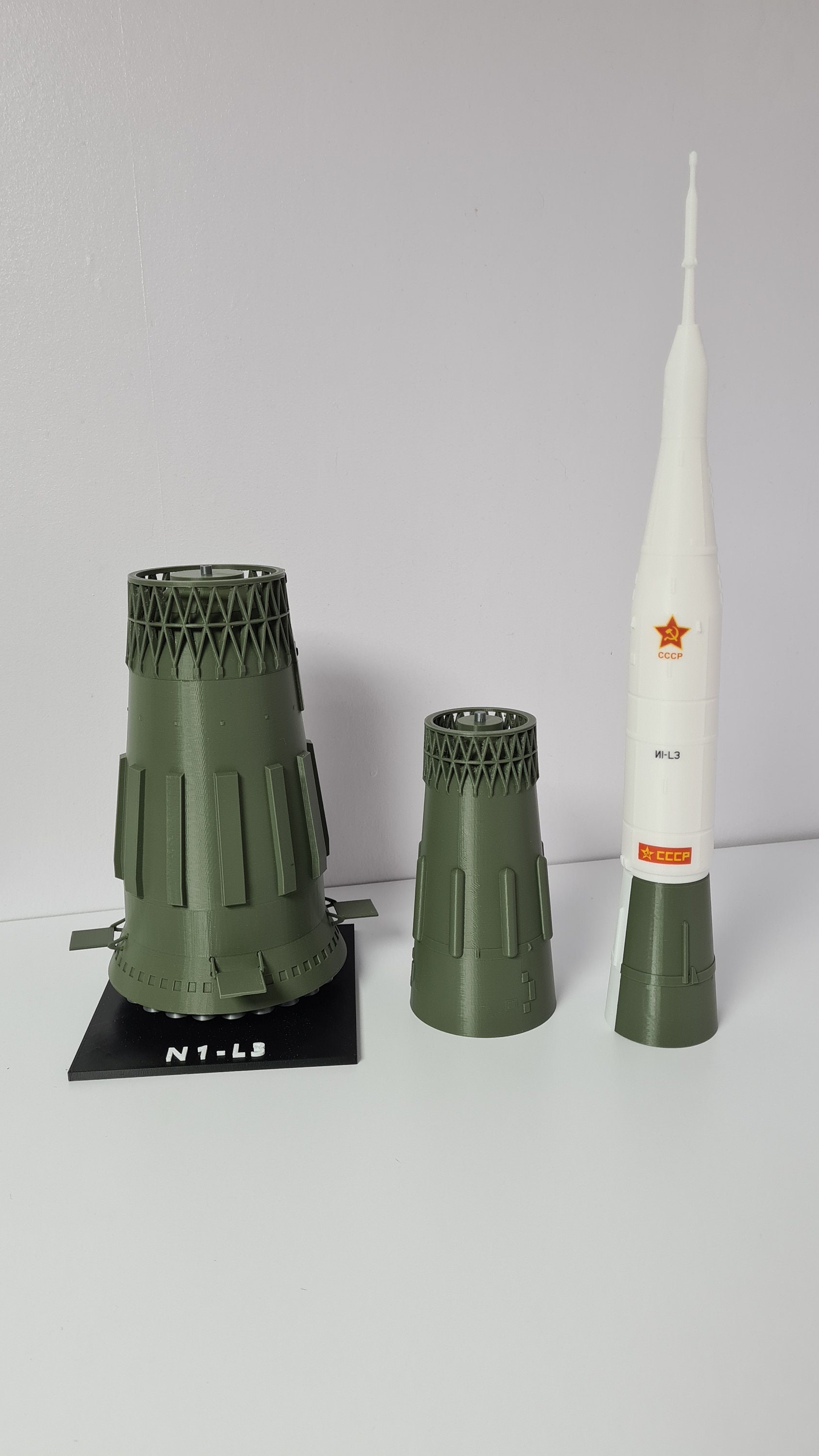 NEW! Soviet N1 Moon Rocket Model - 1:72 Scale 1462mm 58inch Kit