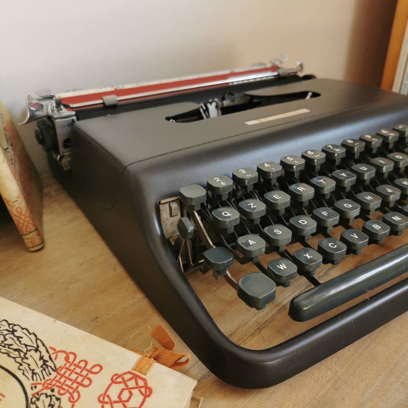 OLIVETTI LETTERA 22（初代）タイプライター、マットブラック＆マット