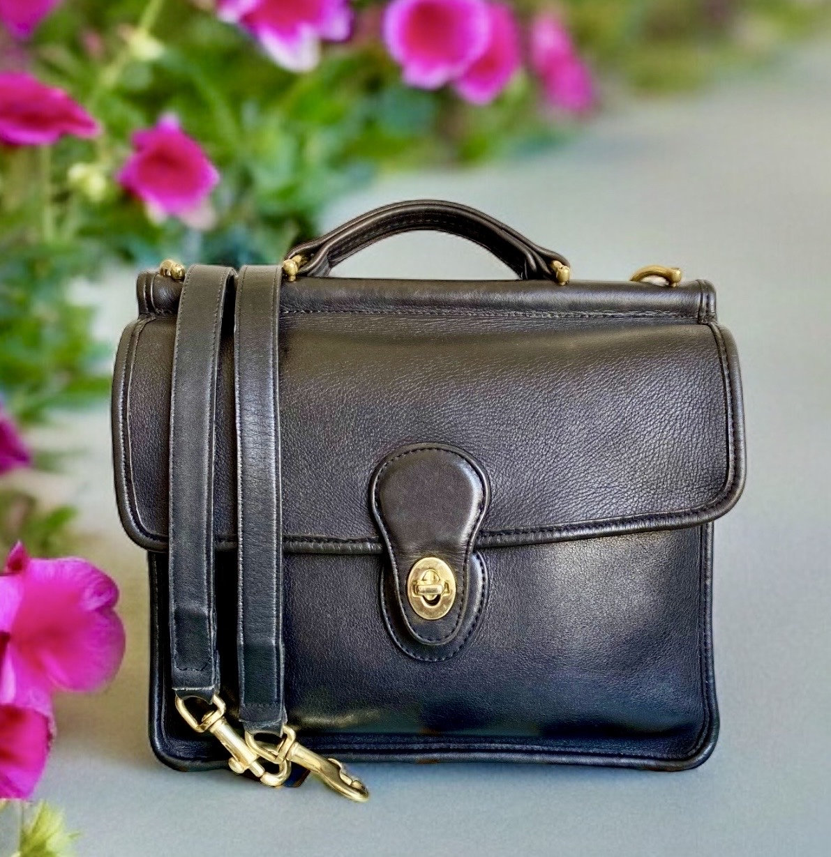 Vintage Coach Black Leather Willis Crossbody Bag #9927