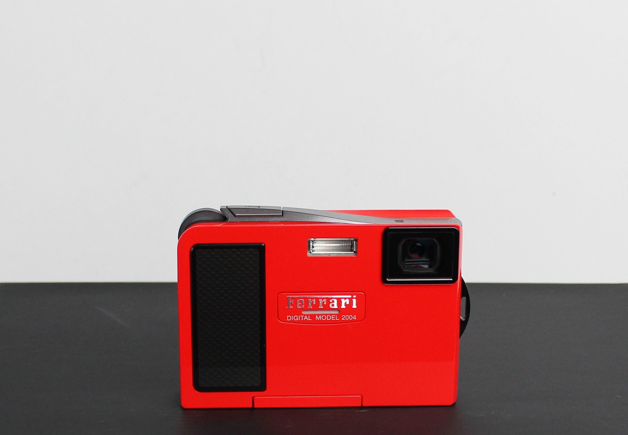 Rare OLYMPUS FERRARI Digital Model 2004 3.2 MP Digital Camera