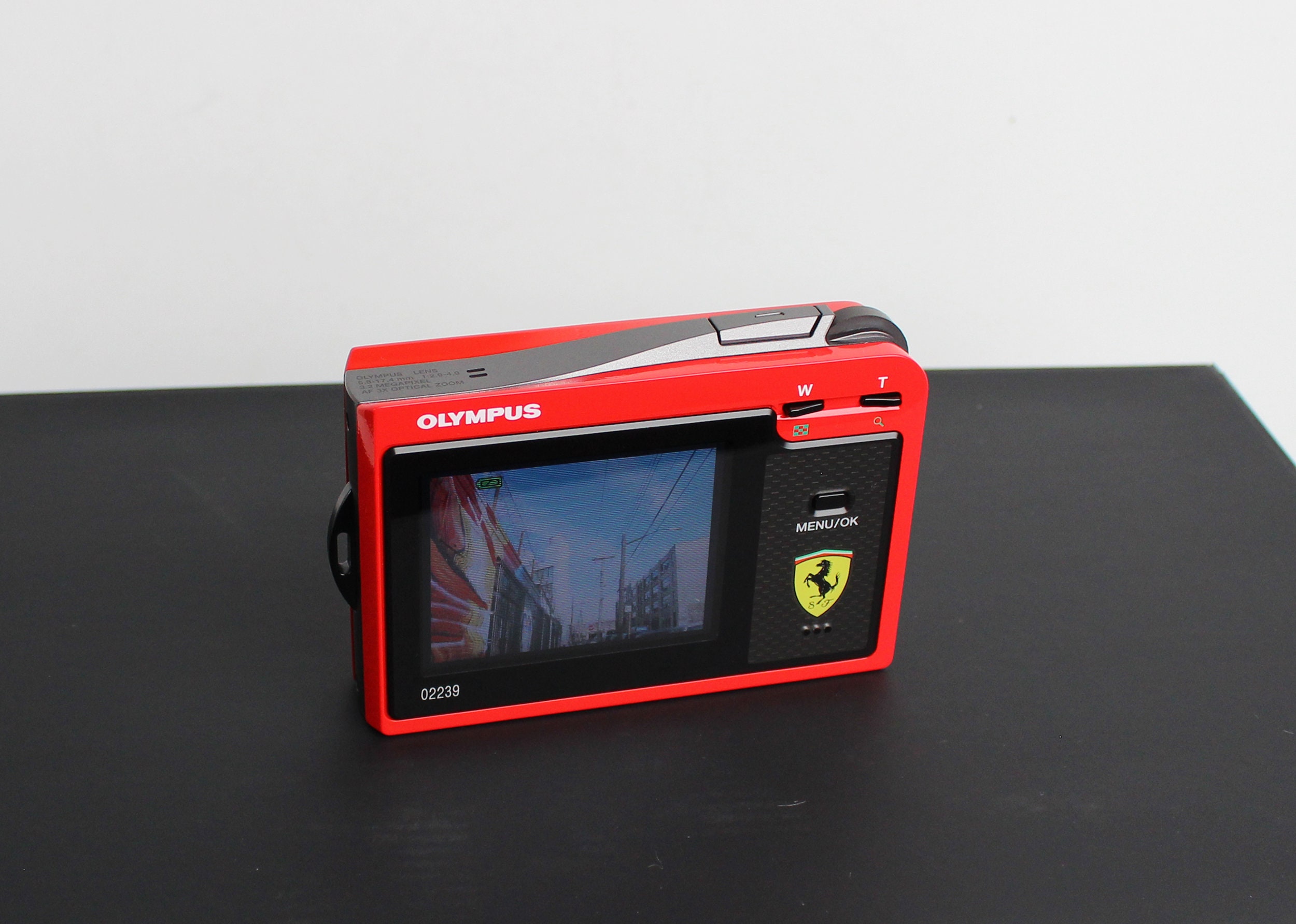 Rare OLYMPUS FERRARI Digital Model 2004 3.2 MP Digital Camera