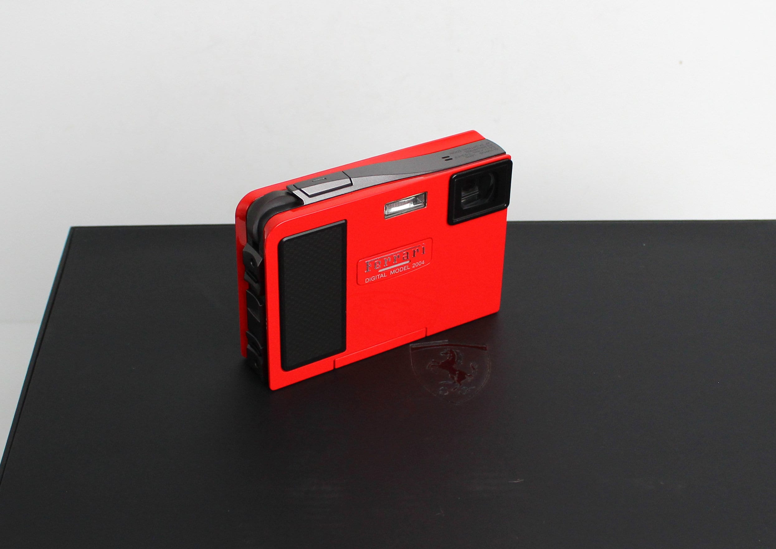 Rare OLYMPUS FERRARI Digital Model 2004 3.2 MP Digital Camera