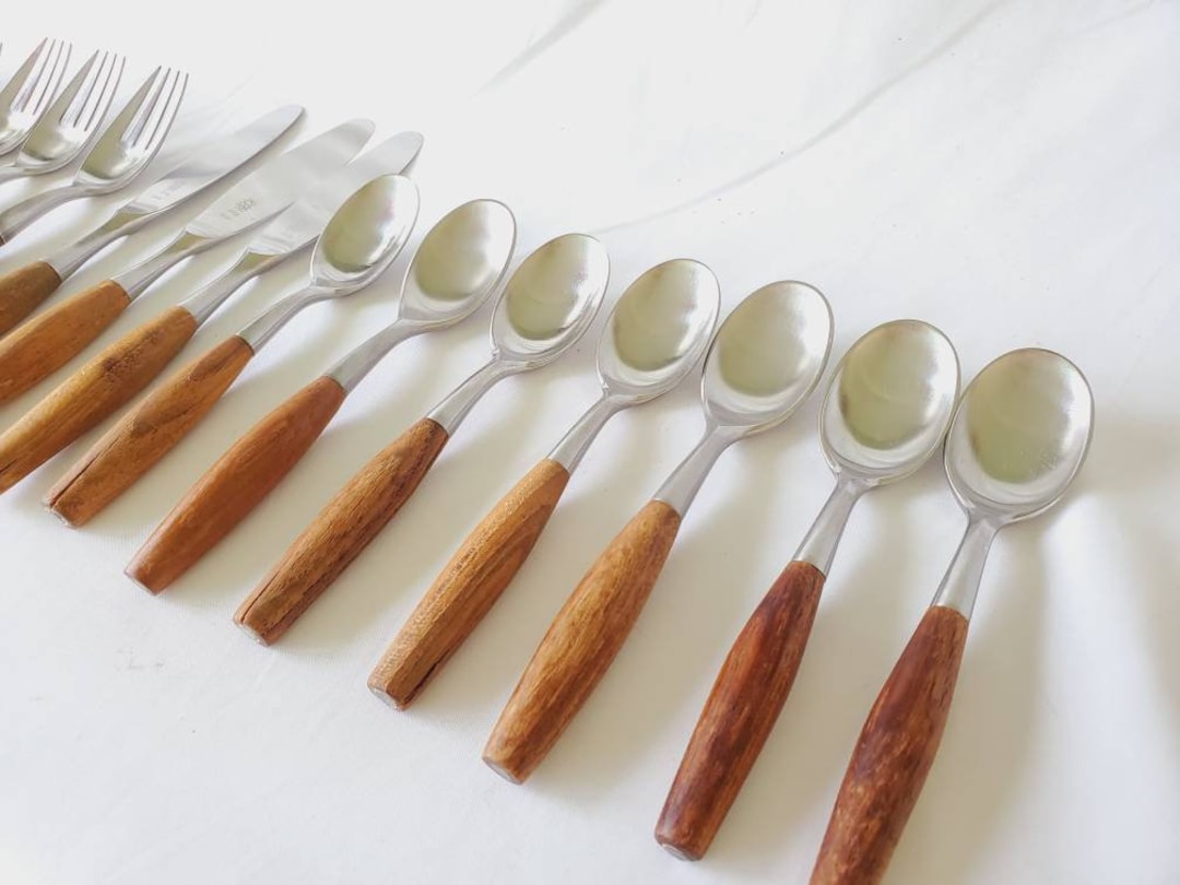 Dansk Fjord フラットウェアセット、チーク材ハンドル、ミッド