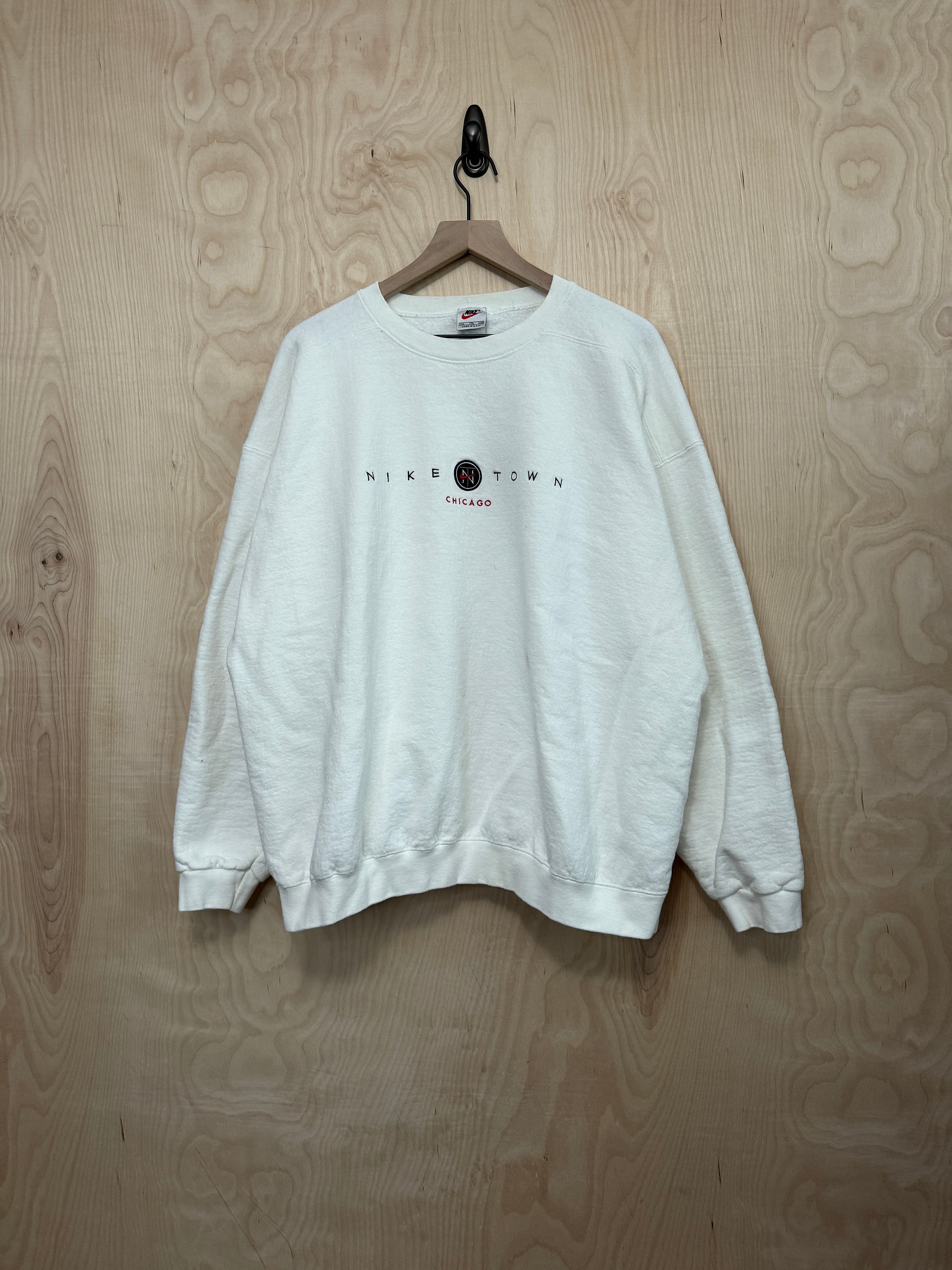 Vintage 90s Nike Town Chicago White Crewneck Sweatshirt Size XXL