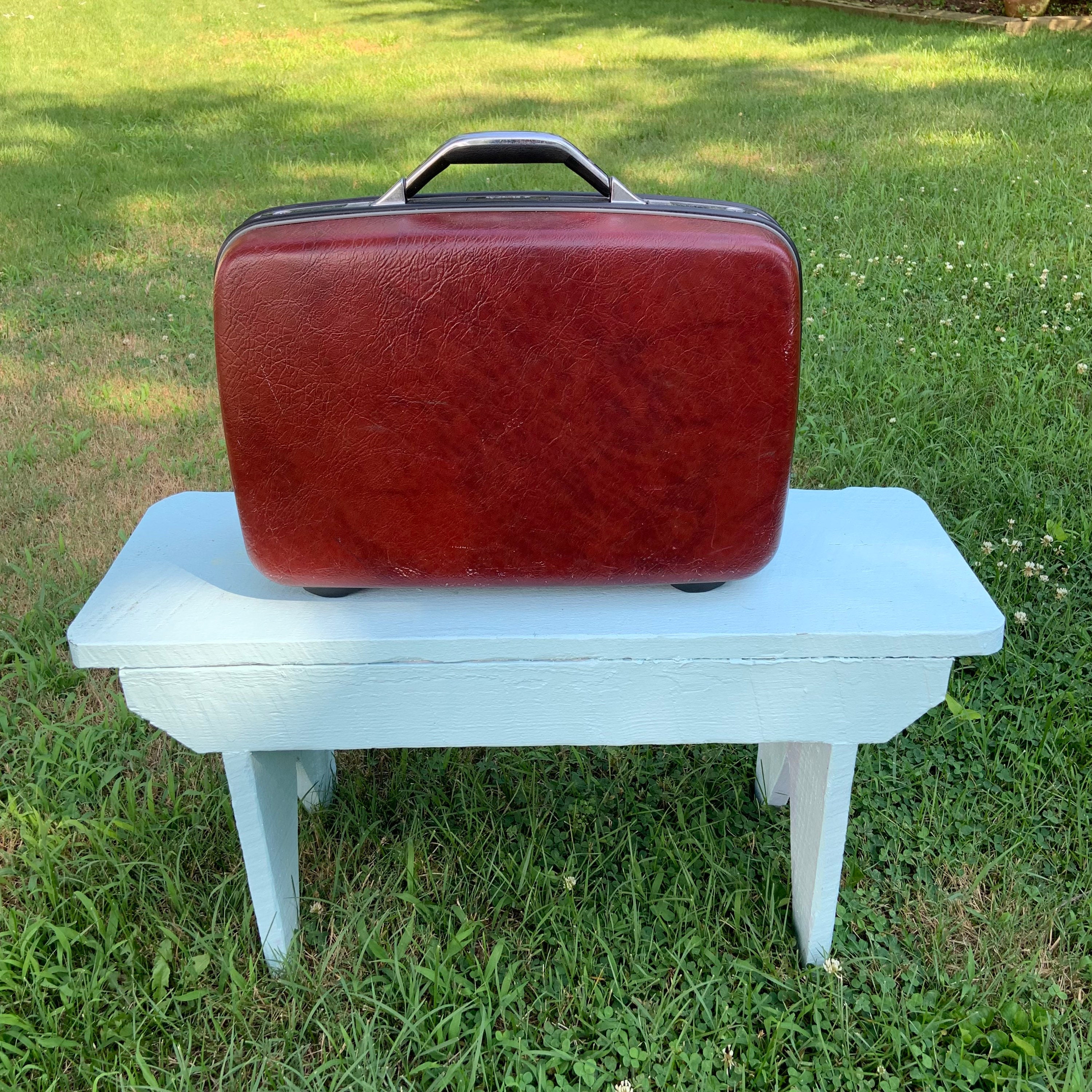 Vintage 1980's or 1990's Samsonite Medium Size Hard Shell Suitcase