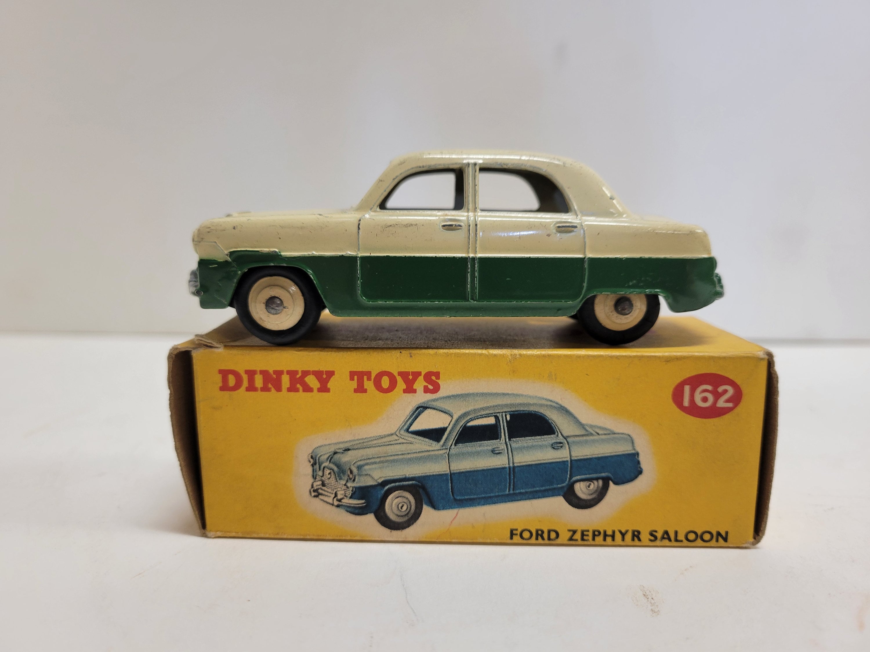 1950's Vintage Dinky Toys , Meccano LTD, # 162 Ford Zephyr Saloon