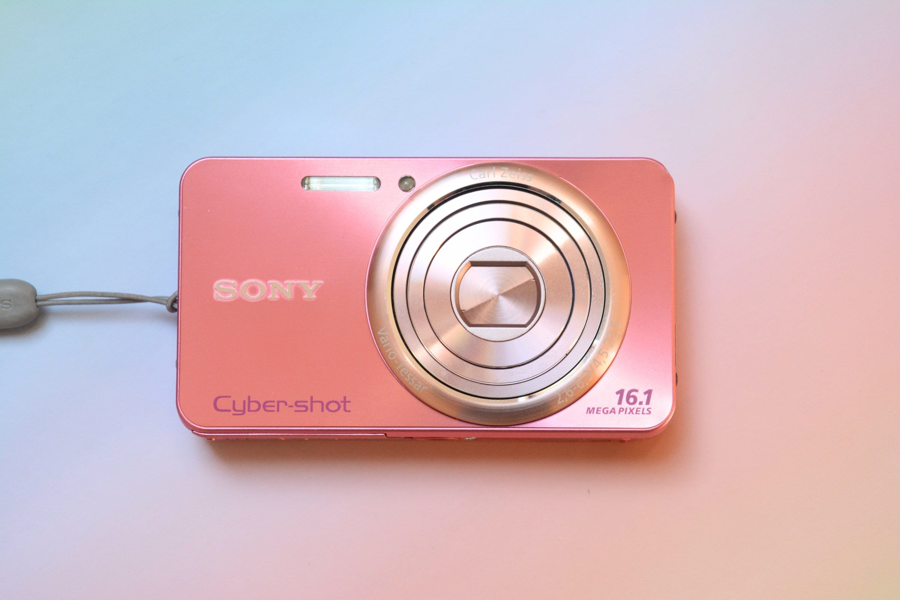 Sony Cyber-shot DSC-W570 Digital Compact Camera Pink/silver +