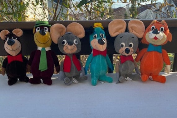 Hanna Barbara Vintage Plush Velveteen Huckleberry Hound, Yogi Bear