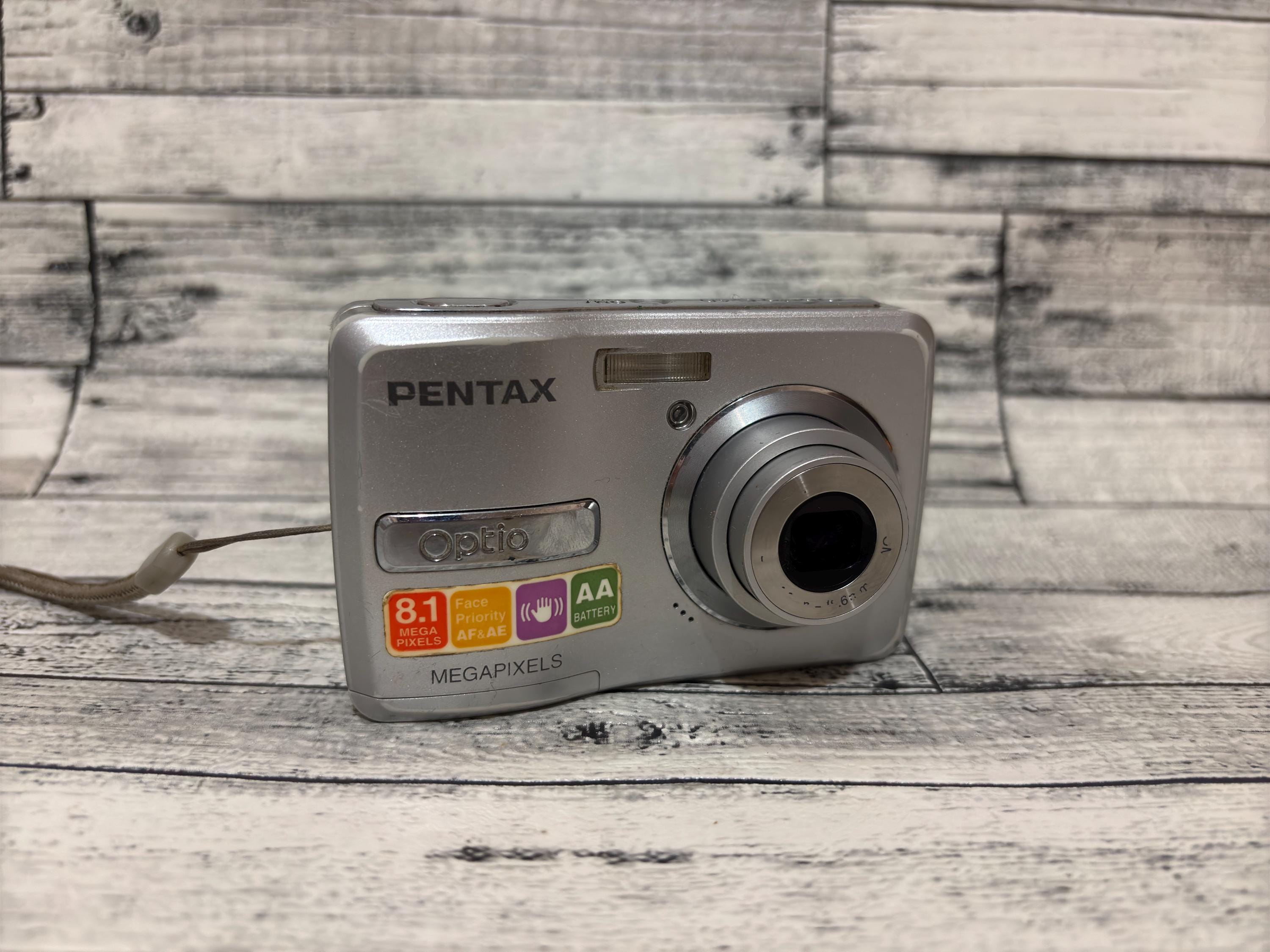 Vintage Pentax Optio E40: 8.1MP Digital Camera, Tested & Working