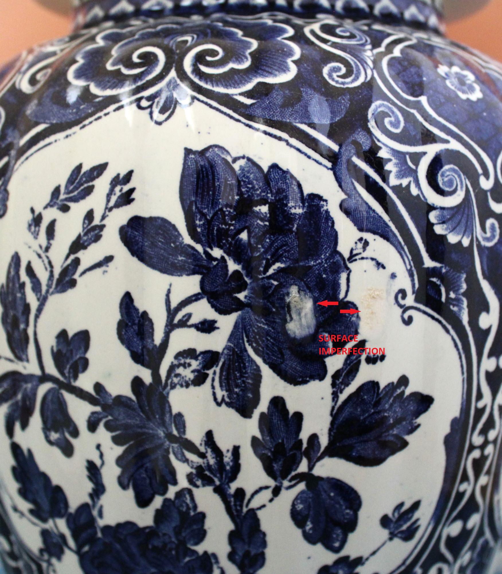 デルフトブルー ジンジャー；ロイヤルスフィンクスのフ−ドック壷、花