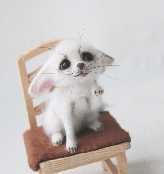 ニードルフェルトのかわいい白いキツネ FENNEC、フェルトキツネ