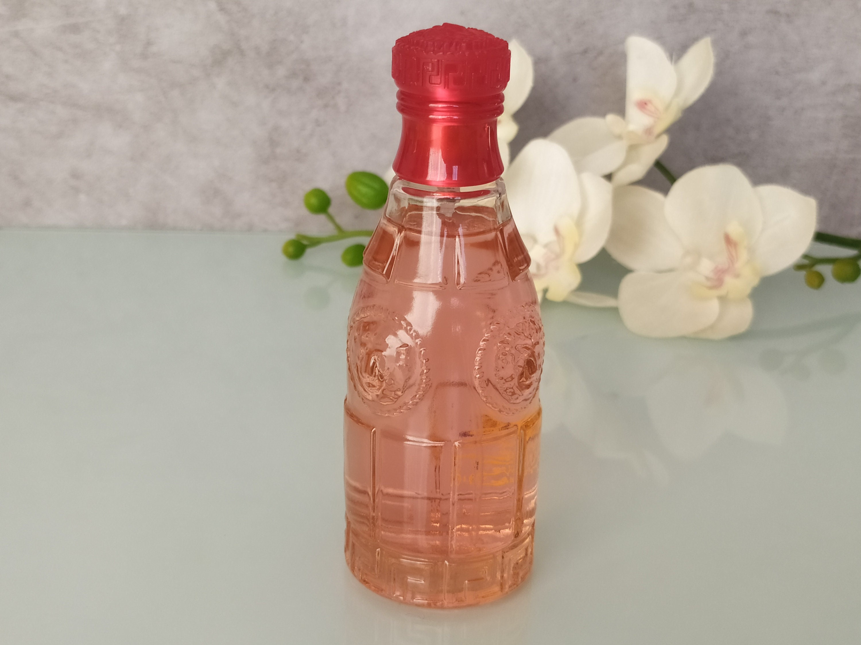 ヴィンテージ ヴェルサーチ レッドジーンズ 香水 75ml – 1994年