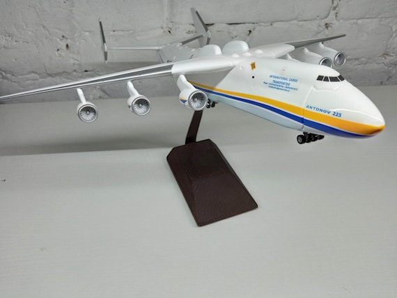 AN-225 1:200 