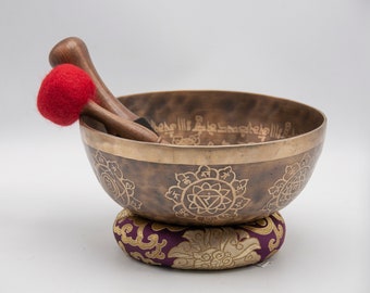 7つのチャクラを彫ったシンギングボウル（8インチ） - サウンド