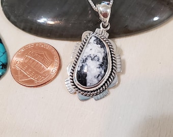 SoCute925 ホワイト バッファロー ターコイズ ペンダント | 洋ナシ型