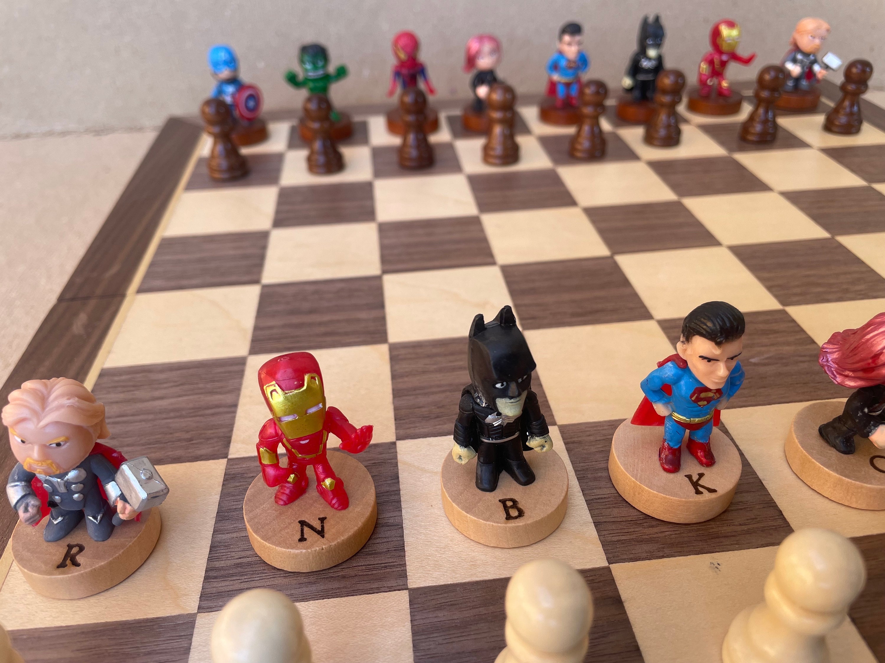 SUPER HEROES CHESS SCHACH スーパーヒーローズ チェス SUPER HEROES