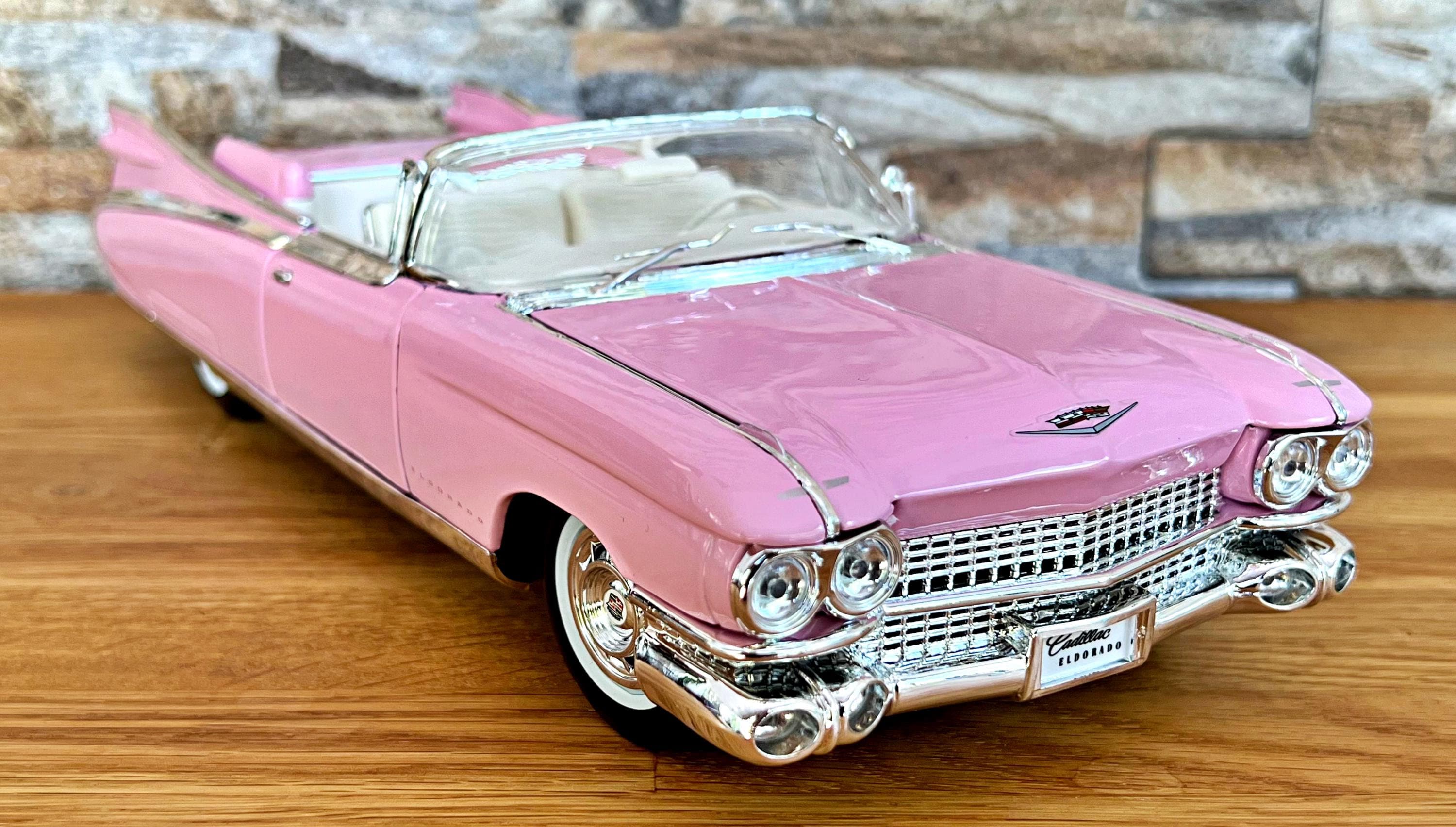 キャデラック エルドラド ビアリッツ 1959 | 1/18スケール モデルカー