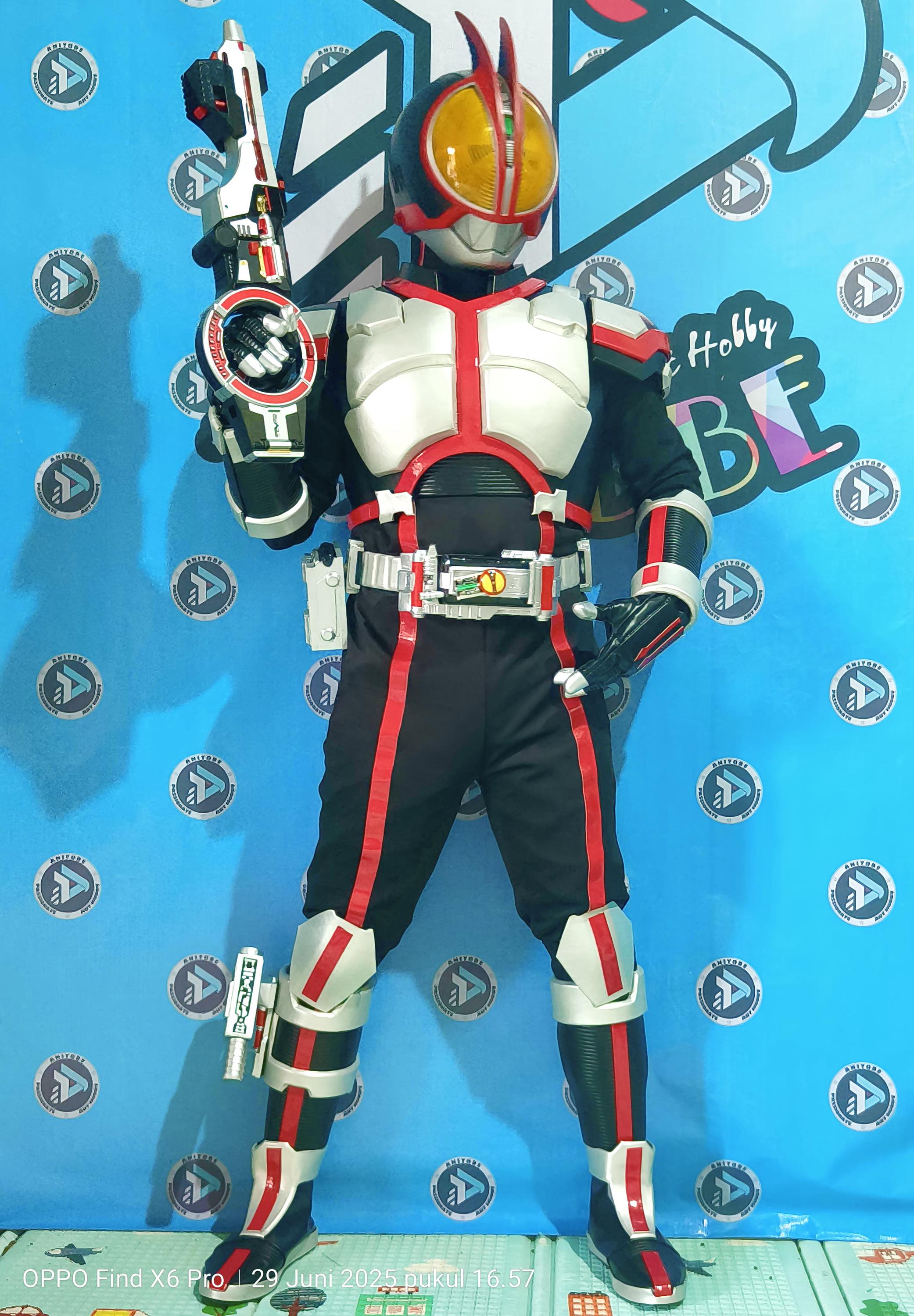 手作り仮面ライダーコスプレ衣装：ファイズ、カイザ、イクサ、デルタ