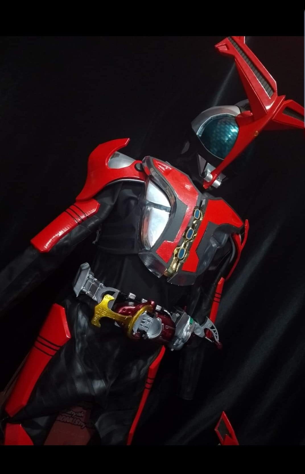 手作り仮面ライダーカブトコスプレフルスーツ：着用可能なアーマー