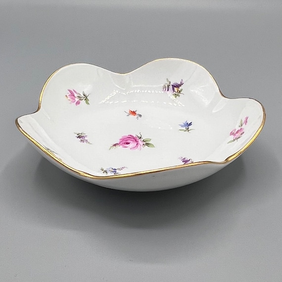 Meissen ハート型花柄磁器皿 Meissen ハート型花柄磁器皿